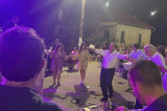 Ο Ανδρέας Φίλιας έσυρε τον χορό!