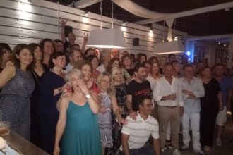 Συνάντηση μετά από 30 χρόνια για τους συμμαθητές του 6ου Λυκείου Πάτρας ΦΩΤΟ