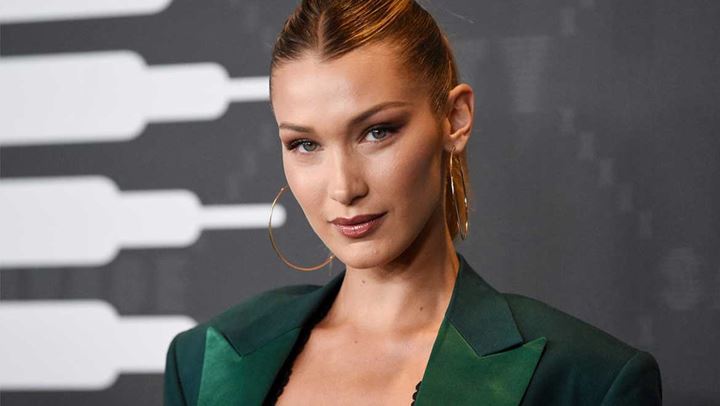 Το trick της Bella Hadid για να μένει το μακιγιάζ της αναλλοίωτο για ώρες
