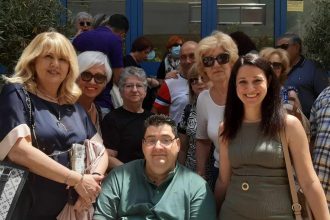 Αντώνης Χαροκόπος: Επίσκεψη στα σπίτια της ΦΛΟΓΑΣ