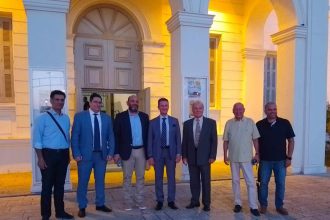 Ο Ιάσων Φωτήλας στην παράσταση των αστυνομικών