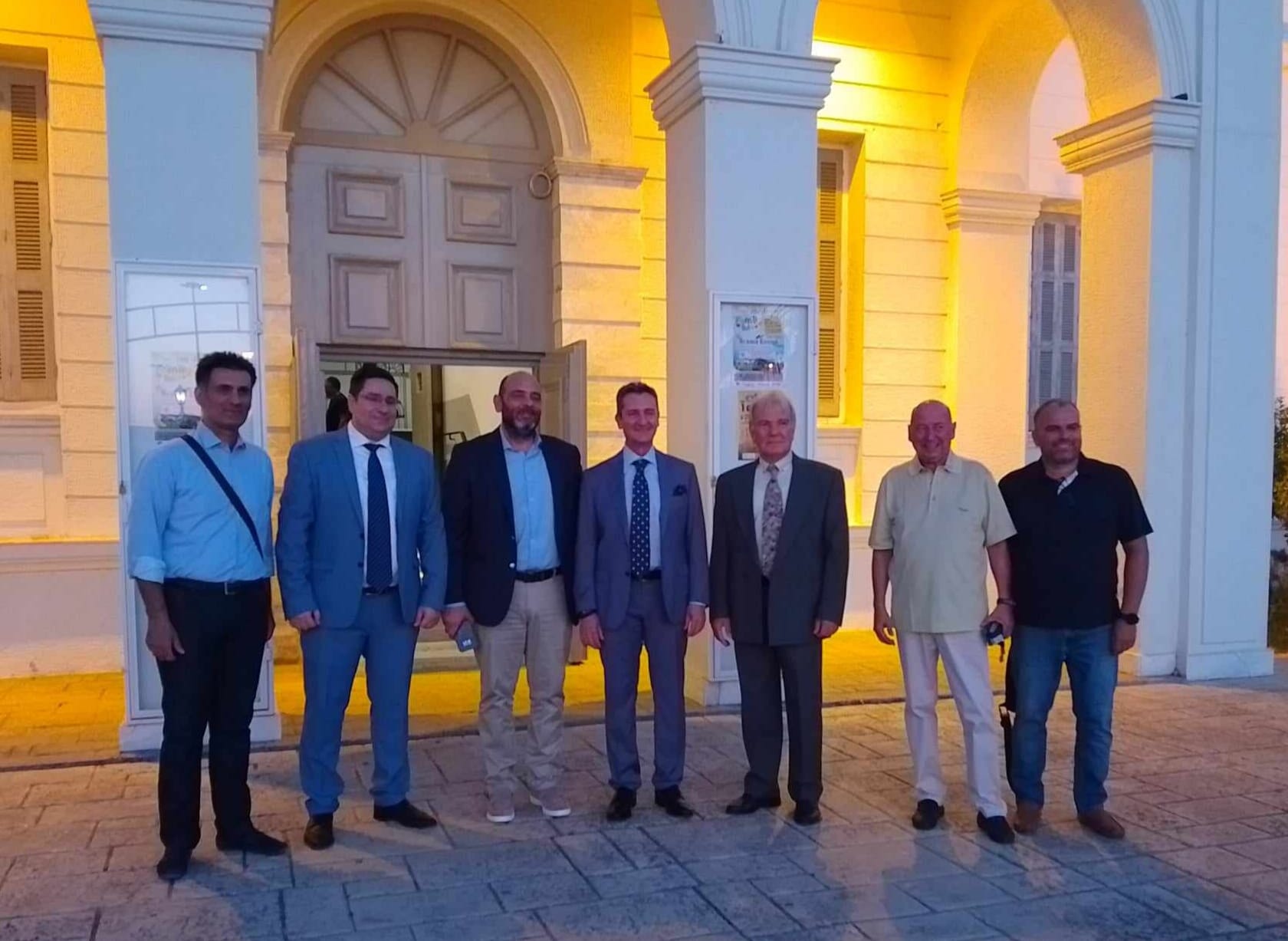 Ο Ιάσων Φωτήλας στην παράσταση των αστυνομικών