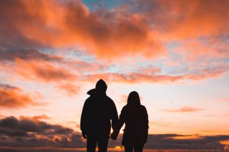 Μήπως τον θέλεις περισσότερο από όσο σε θέλει εκείνος; 4 σημάδια που το φανερώνουν