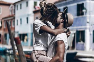 Κεφάλαιο φλερτ: Τα 5 ολέθρια λάθη που όλες κάνουμε