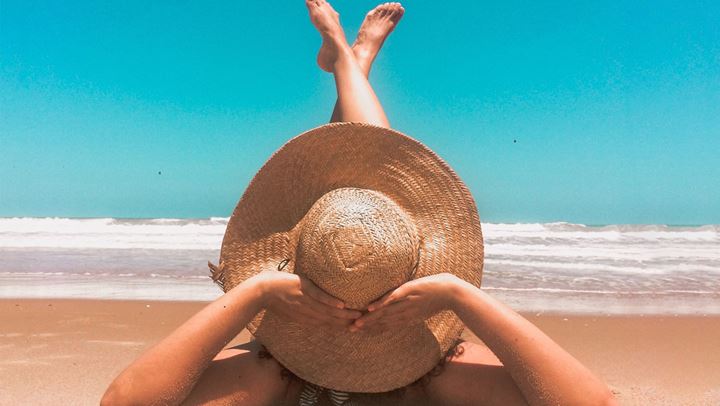 Eνυδατικό scrub σώματος από μέλι και πορτοκάλι για επιδερμίδα σαν μωρό