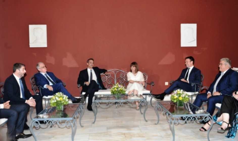 Τι είπαν Μητσοτάκης, Κασσελάκης και Ανδρουλάκης στο Προεδρικό για τον γάμο του προέδρου του ΣΥΡΙΖΑ