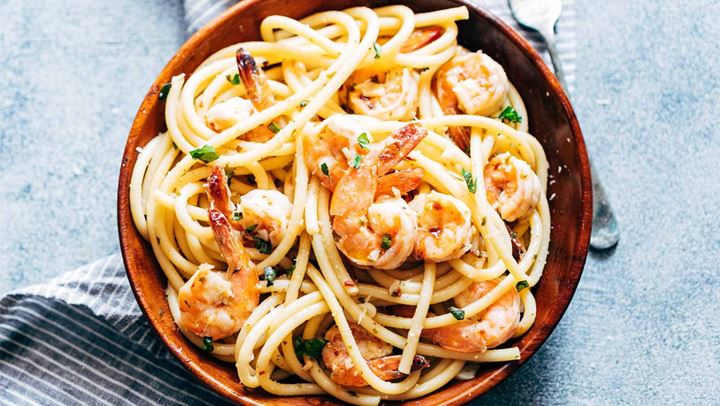 Μακαρονάδα με γαρίδες και μανιτάρια αλά κρεμ για ατελείωτη απόλαυση