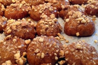 Η αυθεντική αγιορείτικη συνταγή για φοβερά μελομακάρονα