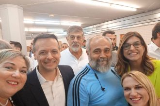 Οταν ο Θανάσης συνάντησε τον Χάρη