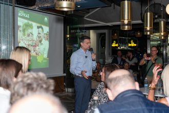 Τα ...καρφιά του Χάρη Δούκα