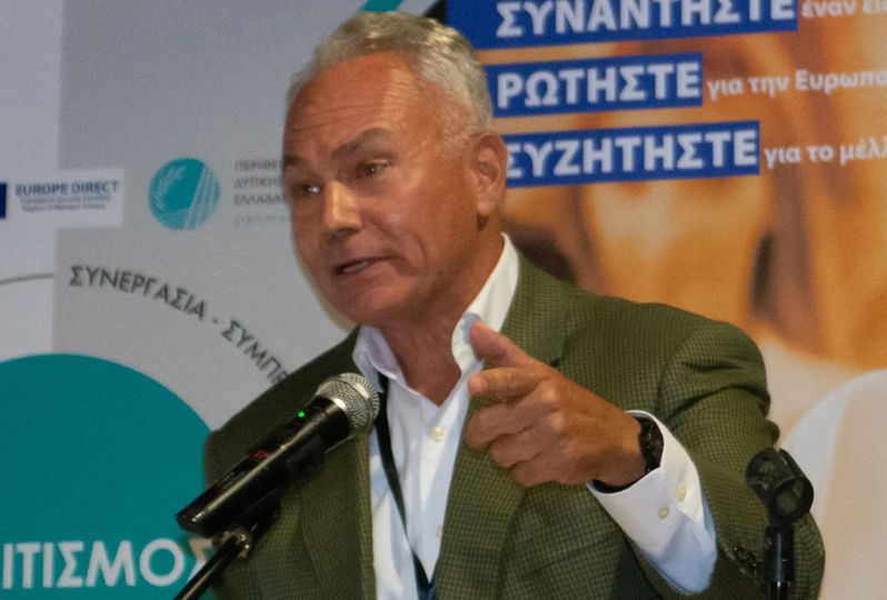 Μια ημέρα πριν από σημαντικές εκλογές για το ΠΑΣΟΚ και την χώρα