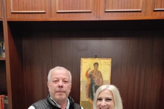 Η Πρόεδρος... φοράει παντελόνια