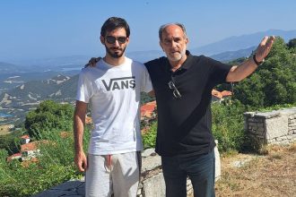 Ο Απόστολος Κατσιφάρας για τα γενέθλια του γιού του: Πολύχρονος σύντροφε!