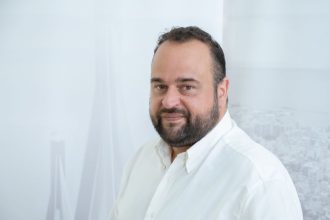 Γενέθλια σήμερα για τον Βασίλη Αϊβαλή