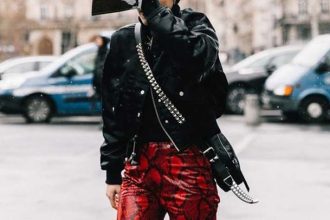 Τα παντελόνια με prints είναι η νέα hot τάση! Δείτε πώς να τα φορέσετε με updated τρόπο