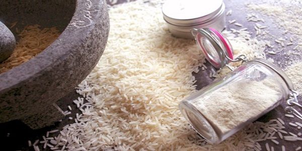 Αντιγηραντικό scrub – μάσκα με ρύζι κατά των δυσχρωμιών και των ρυτίδων