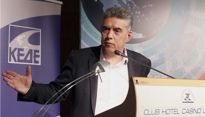 Ο ιδιωτικός τομέας πληρώνει το κόστος των μνημονίων