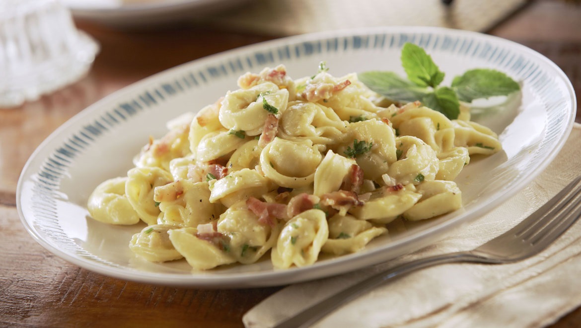 Τορτελίνια καρμπονάρα