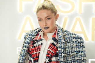 Gigi Hadid: Υιοθέτησε την τάση των dark lips και έκλεψε τις εντυπώσεις