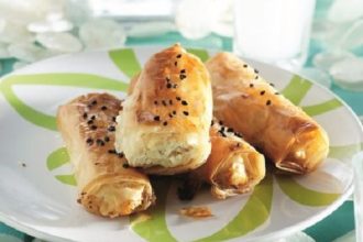 Μπουρεκάκια με κοπανιστή