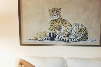 To διαφανές φόρεμα που κάθε μοντέλο της Victoria’s Secret έχει