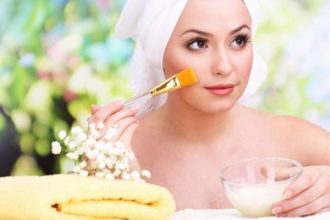 Σπιτική μάσκα προσώπου με μέλι