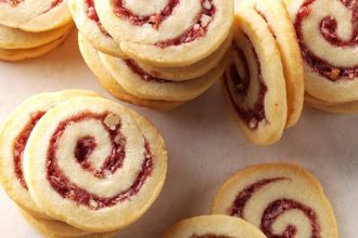 Στριφογυριστά μπισκότα με μαρμελάδα βατόμουρο