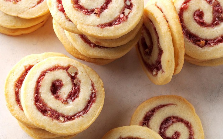 Στριφογυριστά μπισκότα με μαρμελάδα βατόμουρο