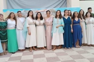 Η θεατρική ομάδα του Γυμνασίου Σαραβαλίου παρουσίασε τη διασκευή της αριστοφανικής Λυσιστράτης, "Λυσιστράτης έργα"