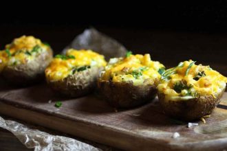 Πατάτες γεμιστές με μπρόκολο και τυρί