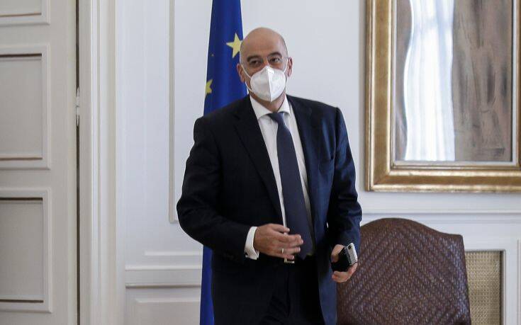 Παραμένει σε καραντίνα ο Νίκος Δένδιας – Αρνητικό το τεστ κορονοϊού