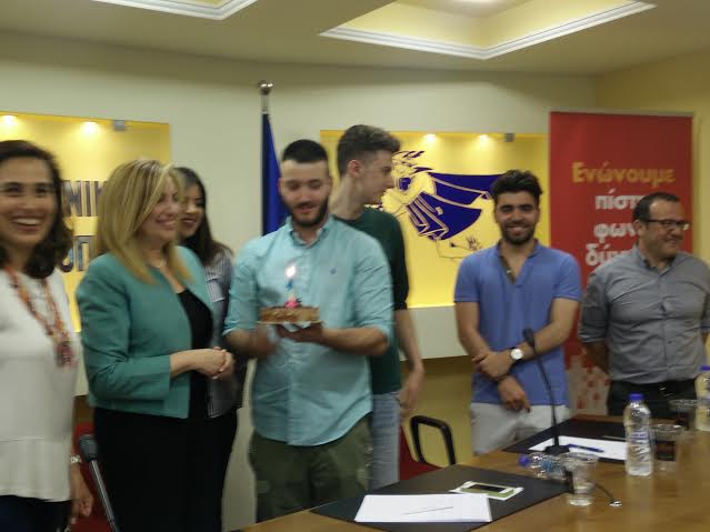 Γιατί η Φώφη Γεννηματά έσβησε κεράκι