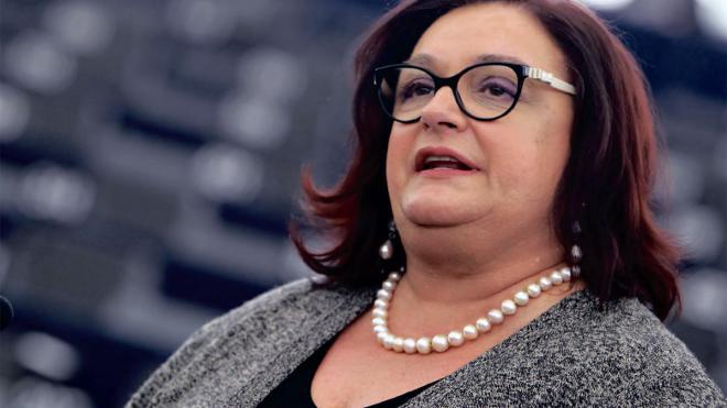 Τέλος στις παραστάσεις…