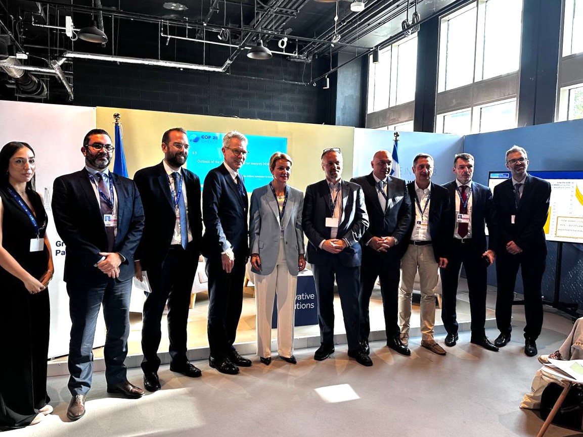 Ο Νεκτάριος Φαρμάκης συνάντησε έναν φίλο της Δυτικής Ελλάδας στο Ντουμπάι, τον Τζέφρι Πάιατ ΒΙΝΤΕΟ