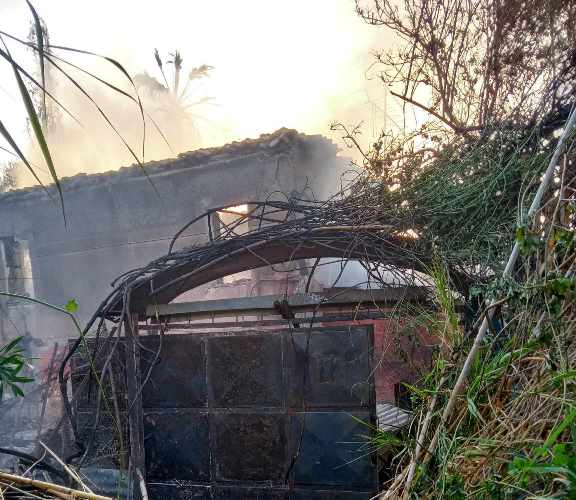 Αίγιο - Τραγωδία: Βρέθηκε απανθρακωμένη ηλικιωμένη γυναίκα - Αναζητούνταν στο σπίτι που τυλίχτηκε στις φλόγες (ΦΩΤΟ)