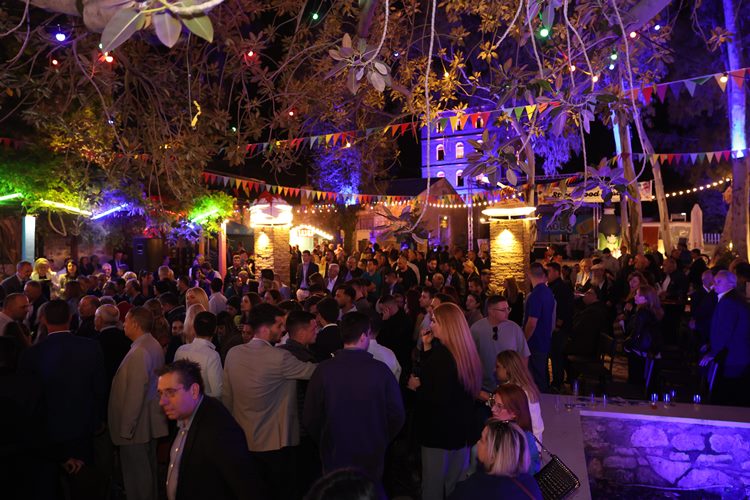 Η βραδιά του Ανδρέα Κατσανιώτη στην Πάτρα έστειλε το μήνυμα: Η Αχαΐα πολύ πιο ισχυρή την επόμενη 4ετία ΦΩΤΟ