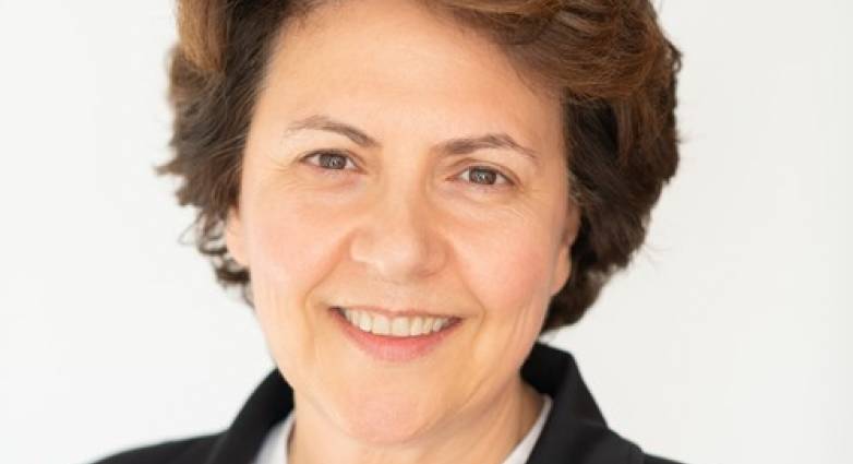 Αθηνά Τραχήλη για την Γιορτή της Μητέρας: «Τις τιμούμε με απέραντη ευγνωμοσύνη»