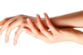 Γιατί ρυτιδιάζουν τα δάχτυλα στο νερό