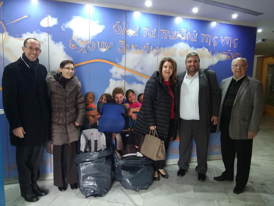 Ροταριανός Ηλεκτρονικός Όμιλος: Δωρεά παιδικών καθισμάτων αυτοκινήτων στην "Κιβωτό του Κόσμου" - ΦΩΤΟ