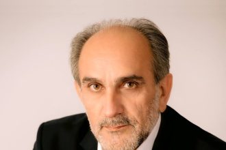 Ο Απόστολος Κατσιφάρας για τα 50χρονα του ΠΑΣΟΚ