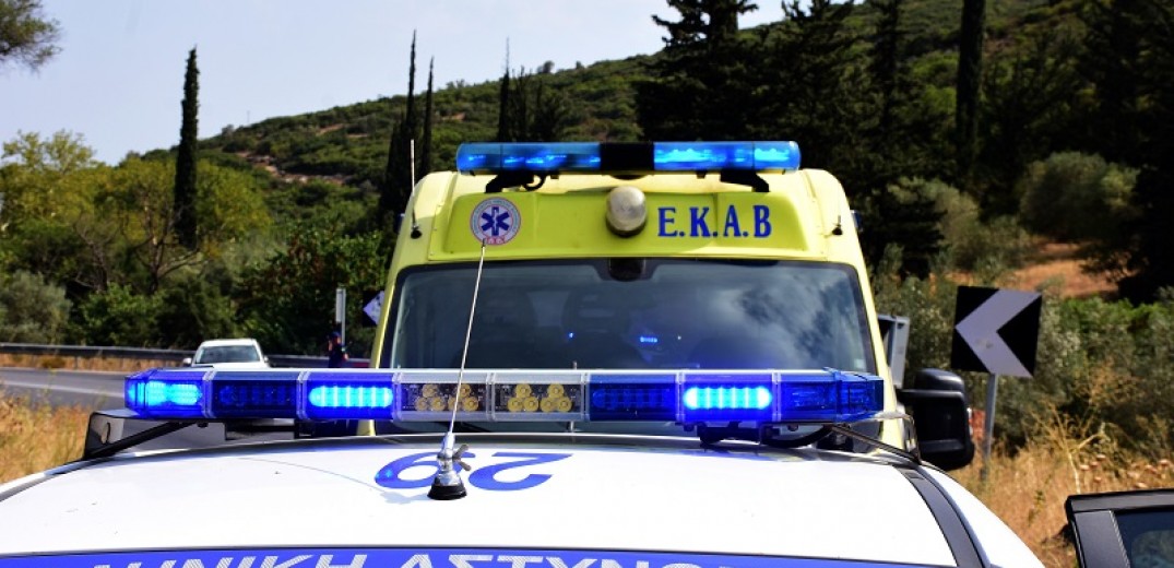 Αχαΐα: Σοβαρό τροχαίο με τραυματισμό οδηγού - Επιχείρηση απεγκλωβισμού από την Πυροσβεστική