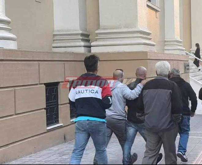 Πάτρα: Προφυλακίστηκε ο πορτιέρης που είχε πυροβολήσει τον Πάνο Καλλίτση και τον έπιασαν για ροζ κοκαΐνη