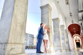 Ζευγάρι στην Πάτρα έκανε την διαφορά-Κορναρίσματα, χειροκροτήματα και ευχές από εκατοντάδες περαστικούς ΦΩΤΟ