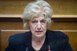 Η ανάρτηση της Σίας Αναγνωστοπούλου για τον Βασίλη Καρρά