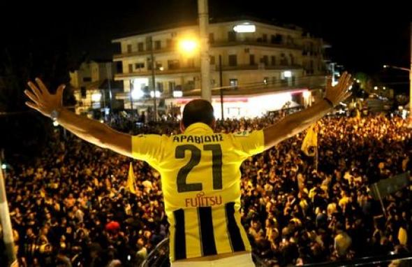 ΑΕΚ: Με σπασμένα δόντια πανηγύρισε ο Αραβίδης - ΦΩΤΟΓΡΑΦΙΕΣ