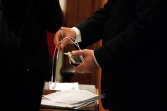 Γιατί ο Τσίπρας μάζεψε τα κινητά; - ΔΕΙΤΕ ΦΩΤΟΓΡΑΦΙΕΣ