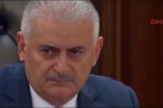 Γιατί δάκρυσε ο Τούρκος Πρωθυπουργός - Η ερώτηση του εγγονού του - ΒΙΝΤΕΟ