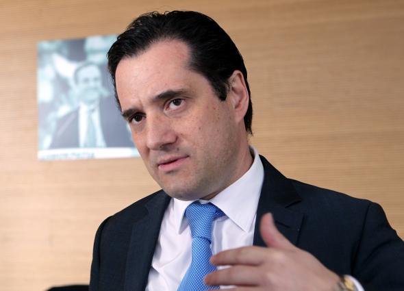 Από ποιον υπουργό ζητά να παραιτηθεί ο Άδωνις;