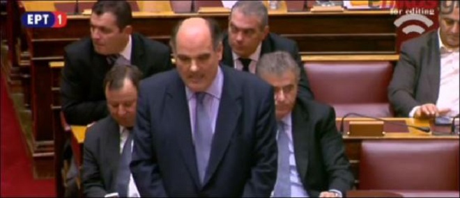 Τα...παιχνίδια του βουλευτή με την κάμερα - ΔΕΙΤΕ ΒΙΝΤΕΟ