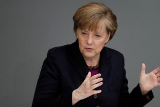 Με φόρμες και καπέλο η Μέρκελ στα Κανάρια Νησιά - ΔΕΙΤΕ ΦΩΤΟ